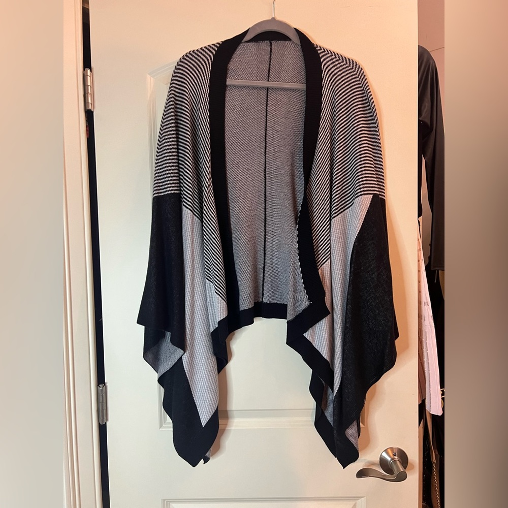 Lululemon black/white/gray cardigan. One size fits all. Never worn.
